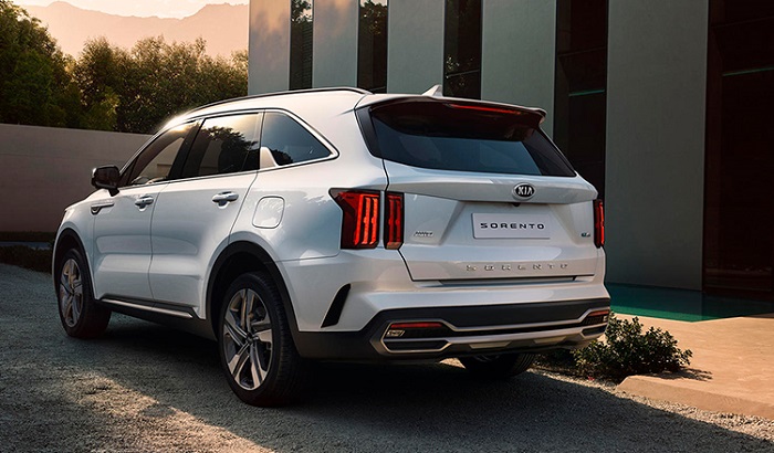 Kia Sorento назван в честь итальянского города Сорренто/ Фото: favorit-motors.ru Kia Sorento назван в честь итальянского города Сорренто/ Фото: favorit-motors.ru