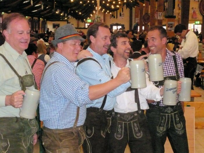 Празднование Октоберфеста / Фото: disgustingmen.com Празднование Октоберфеста / Фото: disgustingmen.com