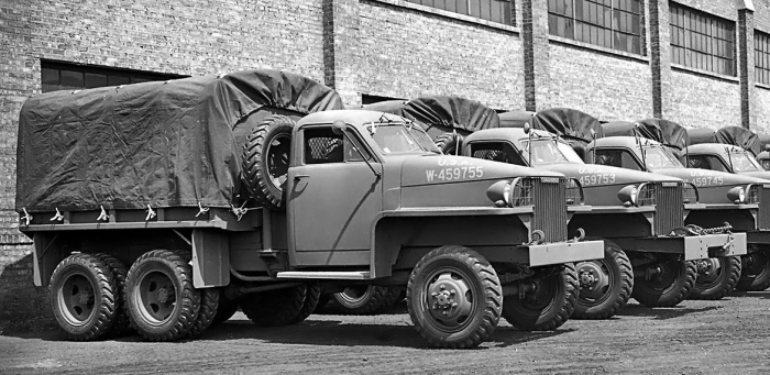 Первые машины пошли осенью 1941. |Фото: autogoda.ru. Первые машины пошли осенью 1941. |Фото: autogoda.ru.