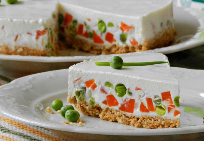 Чизкейк с кусочками овощей. / Фото: russianfood.com Чизкейк с кусочками овощей. / Фото: russianfood.com