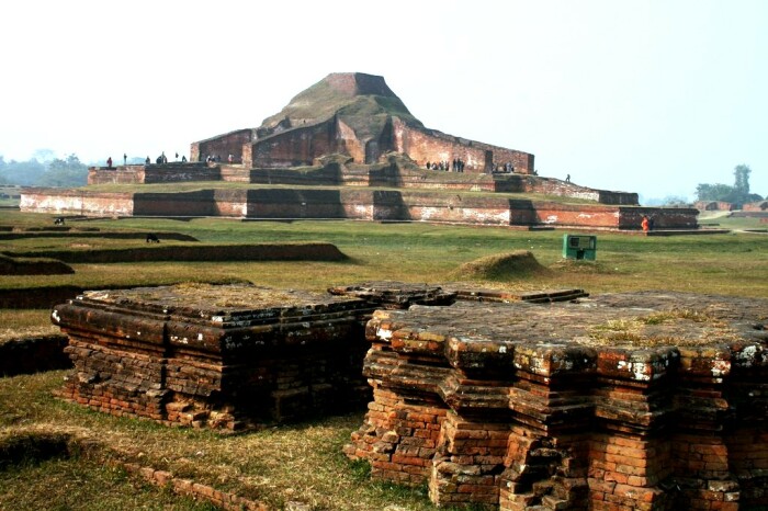 Планировка территории древнего монастыря подчинена строгой иерархии (Somapura Mahavihara, Бангладеш). | Фото: sabbirtourism.blogspot.com. Планировка территории древнего монастыря подчинена строгой иерархии (Somapura Mahavihara, Бангладеш). | Фото: sabbirtourism.blogspot.com.