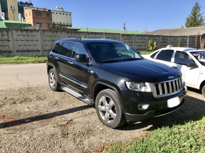 Jeep Grand Cherokee 2012 года оснащен мотором мощностью 365 л.с./ Фото: drom.ru Jeep Grand Cherokee 2012 года оснащен мотором мощностью 365 л.с./ Фото: drom.ru