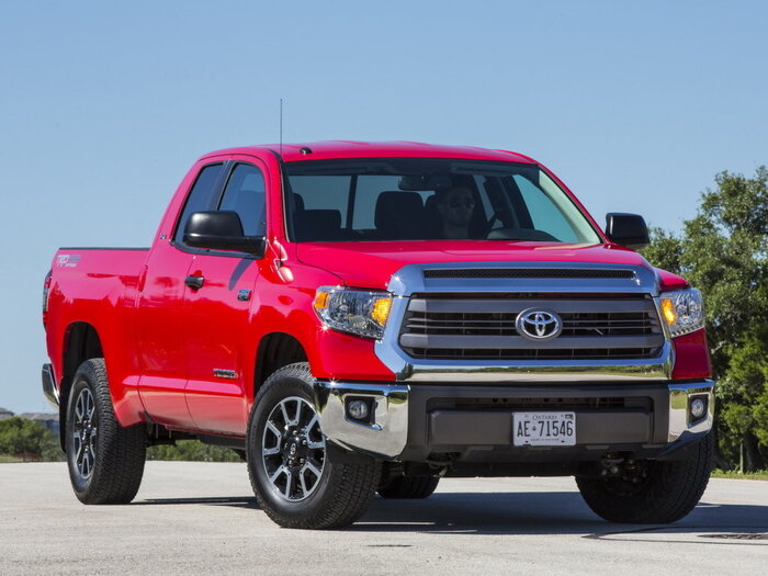 Toyota Tundra 2013 года прекрасно справляется с бездорожьем/ Фото: drom.ru Toyota Tundra 2013 года прекрасно справляется с бездорожьем/ Фото: drom.ru