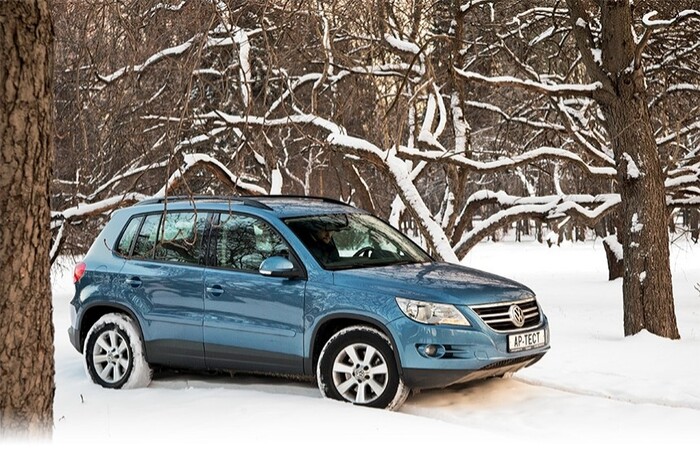Volkswagen Tiguan сочетает компактные размеры и вместительность/ Фото: autoreview.ru Volkswagen Tiguan сочетает компактные размеры и вместительность/ Фото: autoreview.ru