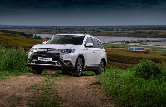Mitsubishi Outlander может быть пяти- или семиместным/ Фото: automobili.ru Mitsubishi Outlander может быть пяти- или семиместным/ Фото: automobili.ru