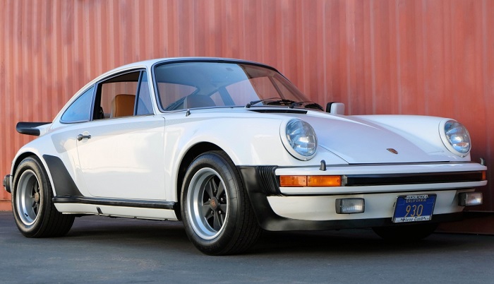 Один из экземпляров Porsche 930 1976 прошел около 1,25 млн км/ Фото: symbolicinternational.com Один из экземпляров Porsche 930 1976 прошел около 1,25 млн км/ Фото: symbolicinternational.com