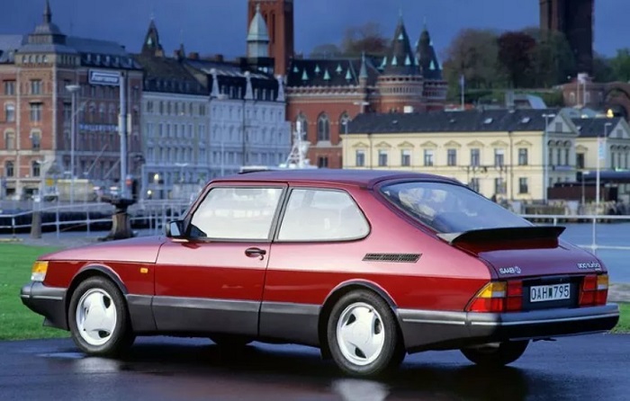 Saab 900 SPG 1989 года претерпел несколько рестайлингов/ Фото: thetruthaboutcars.com Saab 900 SPG 1989 года претерпел несколько рестайлингов/ Фото: thetruthaboutcars.com