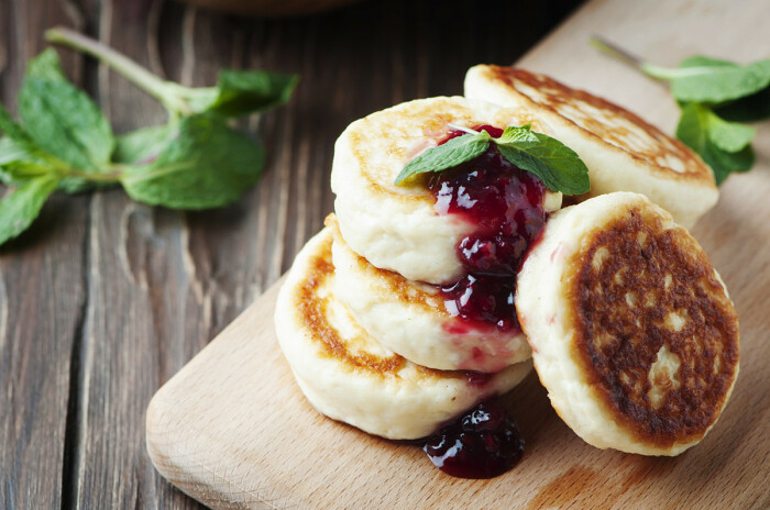 Вкуснейшие домашние сырники. Фото: cdni.rbth.com. Вкуснейшие домашние сырники. Фото: cdni.rbth.com.