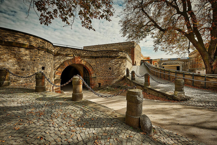 Festung Ehrenbreitstein – прекрасно сохранившаяся крепость, построенная в начале XIX века (Кобленц, Германия). | Фото: topvoyager.com. Festung Ehrenbreitstein – прекрасно сохранившаяся крепость, построенная в начале XIX века (Кобленц, Германия). | Фото: topvoyager.com.