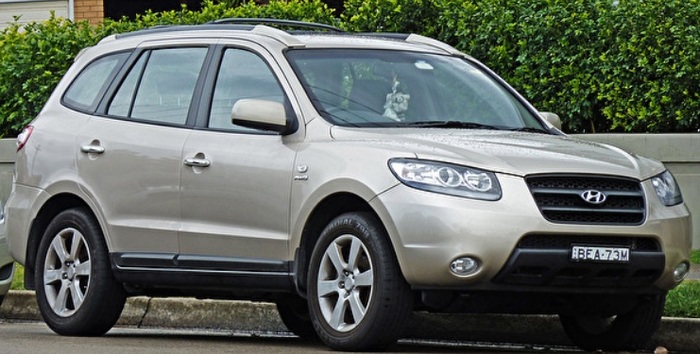 Hyundai Santa Fe II имеет довольно вместительный багажник и салон/ Фото: mosautoshina.ru Hyundai Santa Fe II имеет довольно вместительный багажник и салон/ Фото: mosautoshina.ru