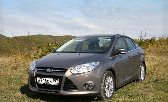 Ford Focus 3 может использоваться и в городе, и в сельской местности/ Фото: autorating.ru Ford Focus 3 может использоваться и в городе, и в сельской местности/ Фото: autorating.ru