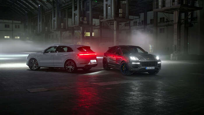 Porsche Cayenne Turbo E-Hybrid Coupe имеет 4-литровый мотор мощностью 591 л. с./ Фото: kommersant.ru Porsche Cayenne Turbo E-Hybrid Coupe имеет 4-литровый мотор мощностью 591 л. с./ Фото: kommersant.ru
