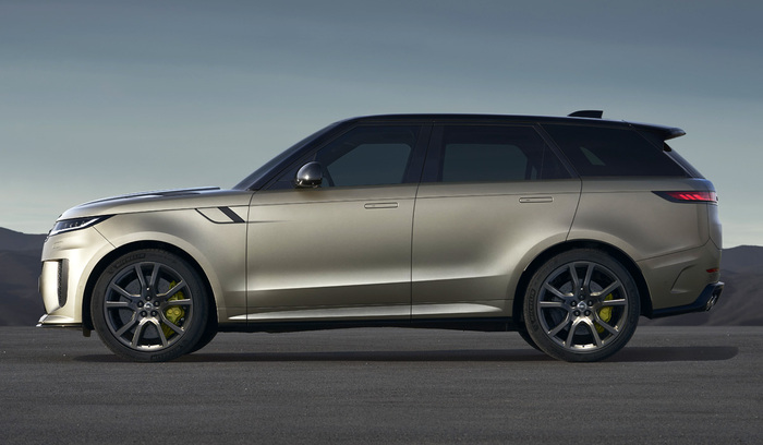 Продажи Range Rover Sport SV с гибридным мотором начнутся в следующем году/ Фото: autoreview.ru Продажи Range Rover Sport SV с гибридным мотором начнутся в следующем году/ Фото: autoreview.ru
