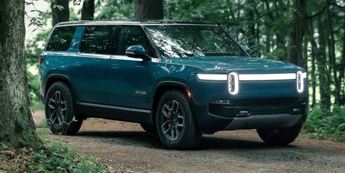 Rivian R1S достегает 100 км в час меньше, чем за 3 секунды/ Фото: ixbt.com Rivian R1S достегает 100 км в час меньше, чем за 3 секунды/ Фото: ixbt.com