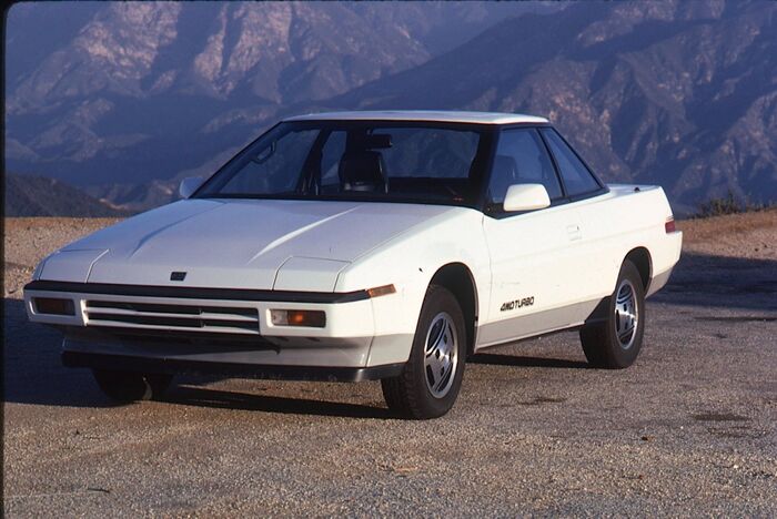 Subaru XT вышел в свет в 1985 году/ Фото: caranddriver.com Subaru XT вышел в свет в 1985 году/ Фото: caranddriver.com