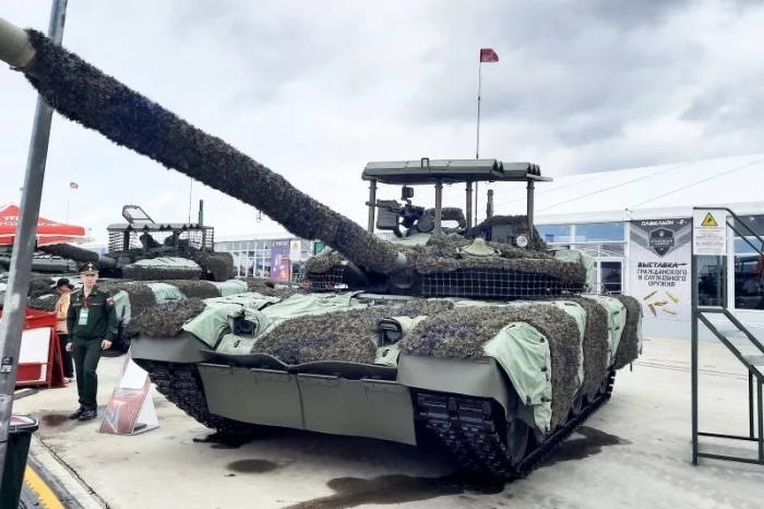 Модернизированный Т-80./ Фото: rusnewshub.ru Модернизированный Т-80./ Фото: rusnewshub.ru