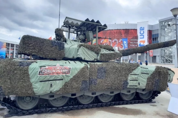 Танк Т-80БВМ./ Фото: rusnewshub.ru Танк Т-80БВМ./ Фото: rusnewshub.ru