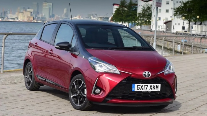 Toyota Yaris снабжен мотором мощностью 101 л. с./ Фото: autoexpress.co.uk Toyota Yaris снабжен мотором мощностью 101 л. с./ Фото: autoexpress.co.uk