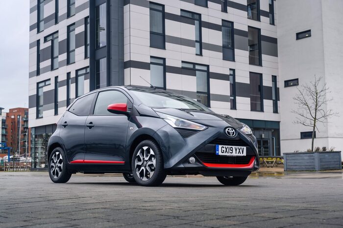 Toyota Aygo имеет просторный салон и вместительное багажное отделение/ Фото: toyota.co.uk Toyota Aygo имеет просторный салон и вместительное багажное отделение/ Фото: toyota.co.uk