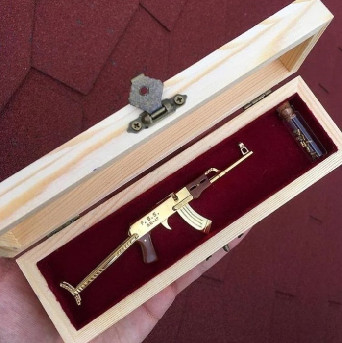 Маленький «Калашников»/ Фото: miniaturearmy.com Маленький «Калашников»/ Фото: miniaturearmy.com