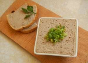Паштет из говяжьей печени с морковью и луком