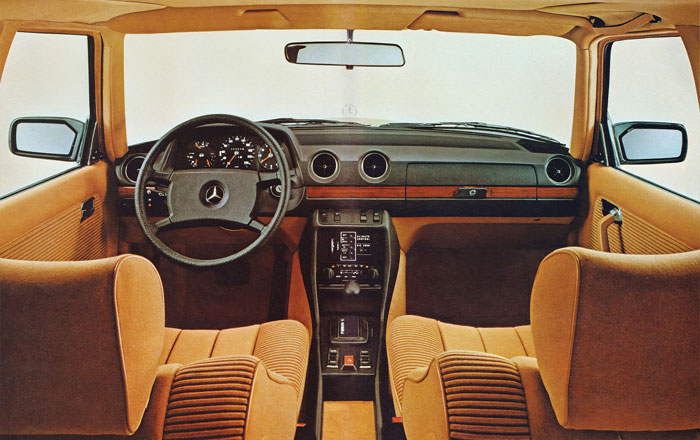 Салон Mercedes-Benz W123 / Фото: CarsArheve.com Салон Mercedes-Benz W123 / Фото: CarsArheve.com