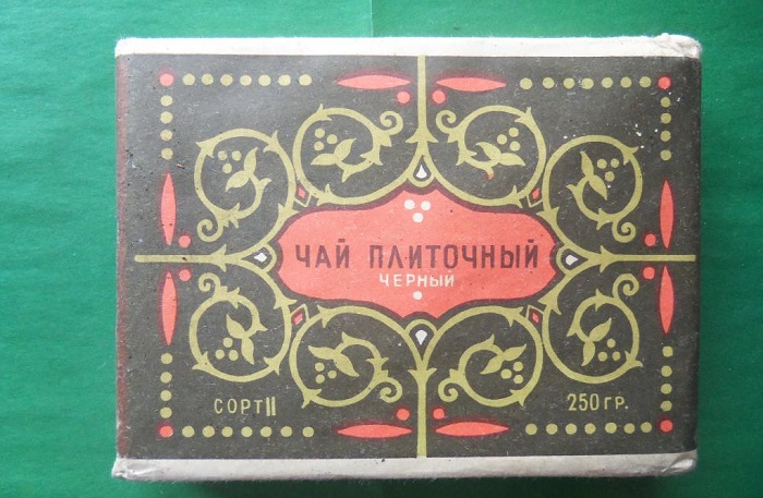 Такой чай часто создавался из отходов. / Фото: auction.ru Такой чай часто создавался из отходов. / Фото: auction.ru