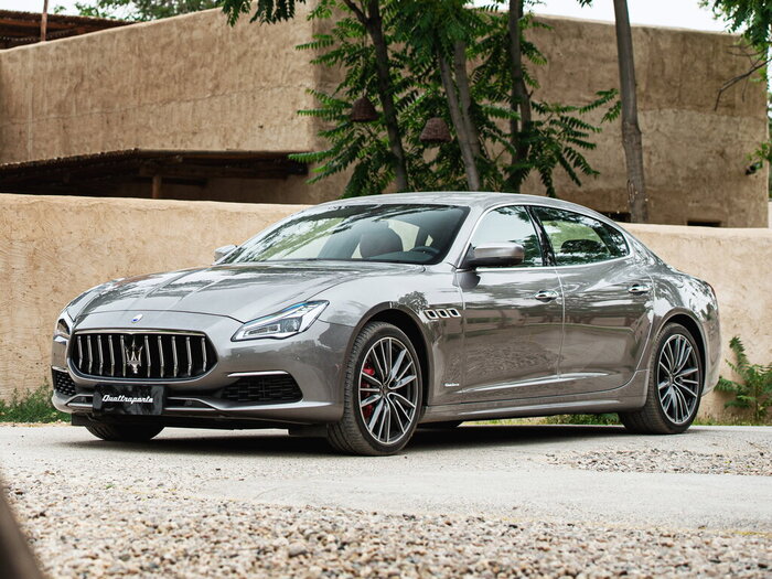 Шестое поколение Maserati Quattroporte увидело свет в 2013 году/ Фото: drom.ru Шестое поколение Maserati Quattroporte увидело свет в 2013 году/ Фото: drom.ru