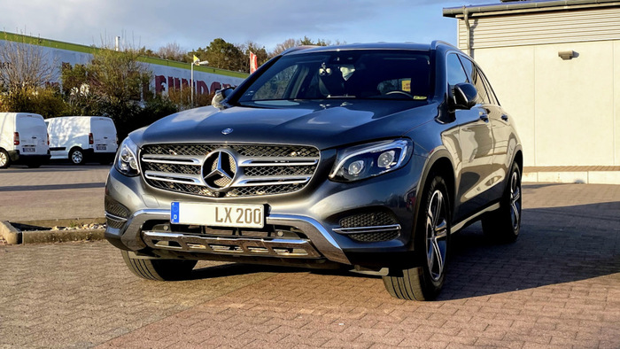 Клиренс Mercedes-Benz GLC при езде по ровной поверхности составляет 147 мм/ Фото: drive2.ru