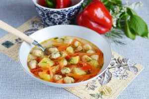 Овощной суп с сырными клецками