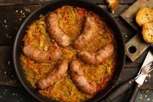немецкая квашеная капуста с колбасками