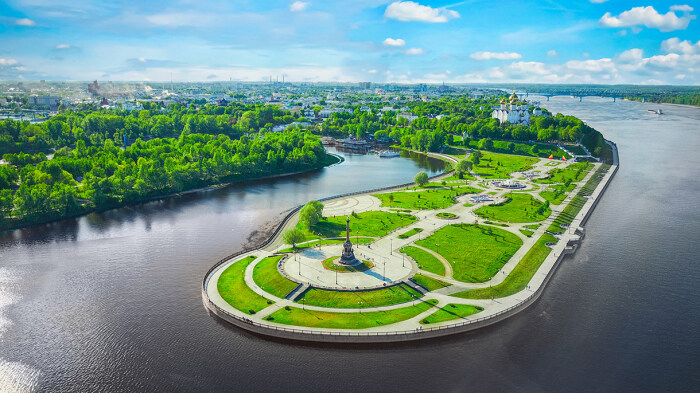 В Ярославле, главном городе «Золотого кольца России», сохранилось более 140 памятников истории и архитектуры. | Фото: travel.yandex.ru. В Ярославле, главном городе «Золотого кольца России», сохранилось более 140 памятников истории и архитектуры. | Фото: travel.yandex.ru.