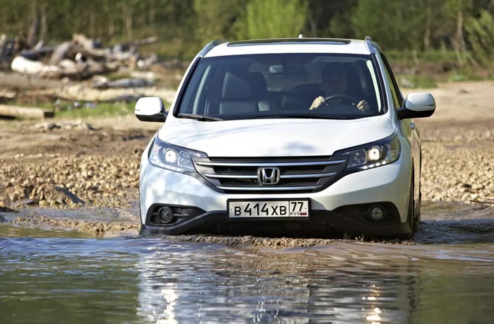 Подержанный Honda CR-V стоит от 1,5 до 1,8 млн рублей/ Фото: quto.ru Подержанный Honda CR-V стоит от 1,5 до 1,8 млн рублей/ Фото: quto.ru