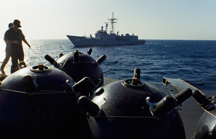 Боевой корабль и морские мины / Фото: en.reseauinternational.net Боевой корабль и морские мины / Фото: en.reseauinternational.net