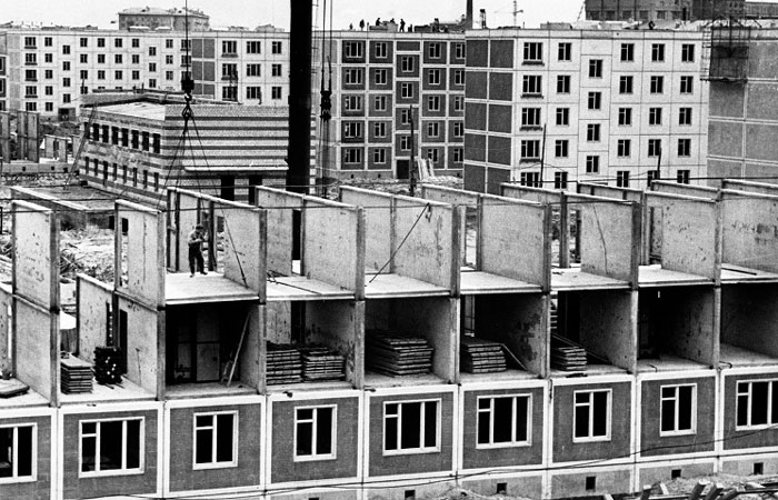 Строительство хрущёвок/ Фото: obrazovanie-gid.ru Строительство хрущёвок/ Фото: obrazovanie-gid.ru