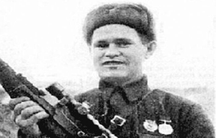 Так выглядел снайпер Василий Зайцев / Фото: vlg.aif.ru Так выглядел снайпер Василий Зайцев / Фото: vlg.aif.ru