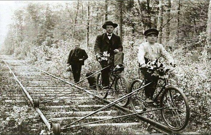 Британская велодрезина, которая могла набирать высокую скорость / Фото: fishki.net Британская велодрезина, которая могла набирать высокую скорость / Фото: fishki.net