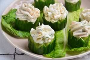 Канапе из огурца с курицей - Закуски из мяса и птицы