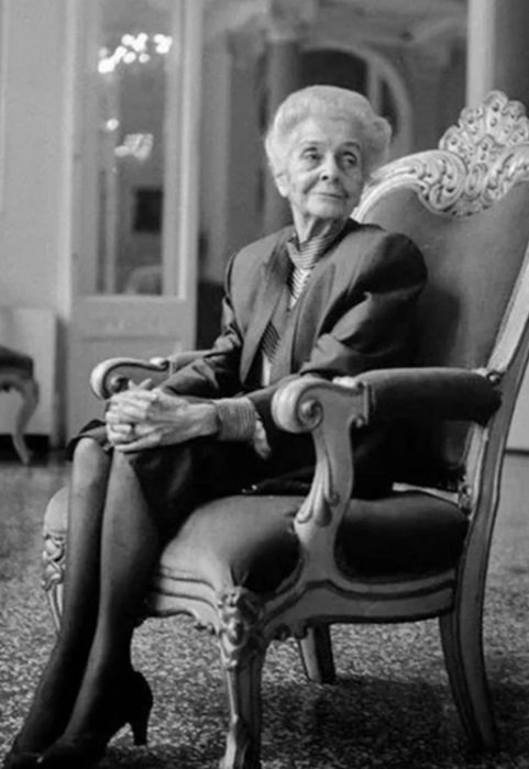 Рита Леви всегда уделяла внимание своему образу - и выглядела безукоризненно. /Фото: instagram.com Рита Леви всегда уделяла внимание своему образу - и выглядела безукоризненно. /Фото: instagram.com