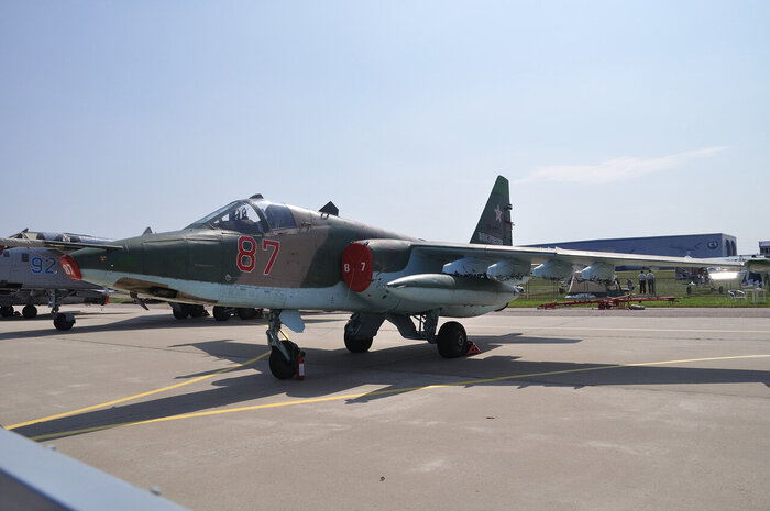 Штурмовик Су-25СМ с системой навигации и наведения «Барс»/Фото: pfc-joker.livejournal.com Штурмовик Су-25СМ с системой навигации и наведения «Барс»/Фото: pfc-joker.livejournal.com