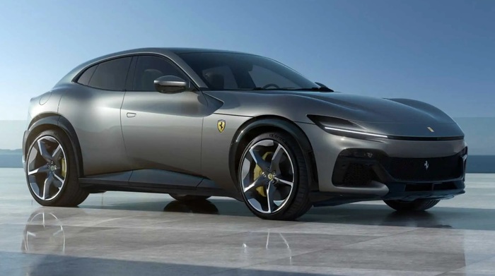Ferrari Purosangue имеет низкую посадку и массивные колеса/ Фото: motor1.com Ferrari Purosangue имеет низкую посадку и массивные колеса/ Фото: motor1.com