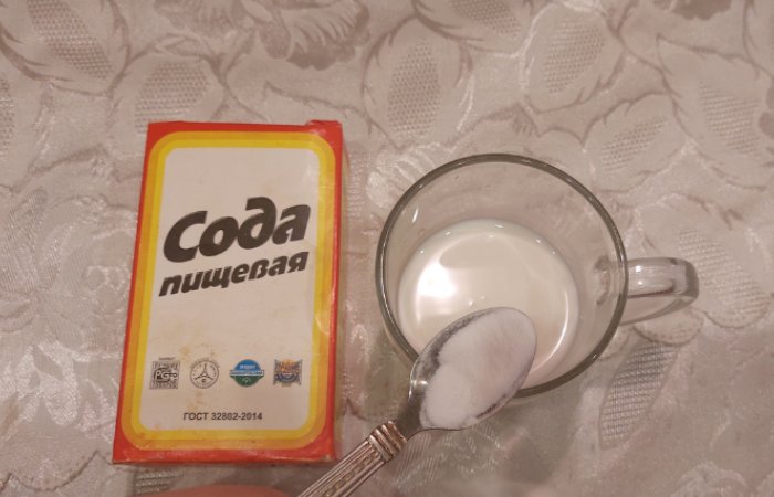 Сода легко определит свежесть молока! Сода легко определит свежесть молока!
