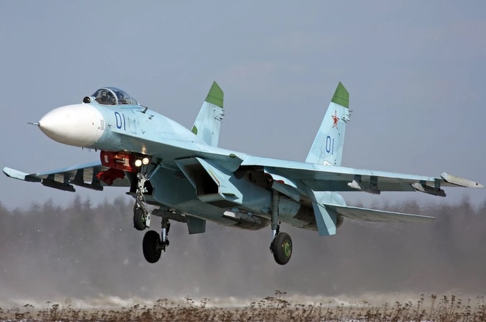 Су-27 с внушительными аэродинамическими показателями/ Фото: warriors.fandom.com Су-27 с внушительными аэродинамическими показателями/ Фото: warriors.fandom.com