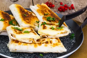 Лаваш с сыром и зеленью на гриле