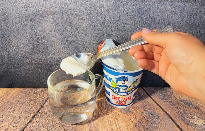 Учимся проверять свежесть сметаны!