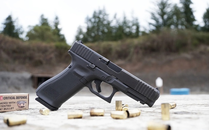 Пистолет Glock весьма устойчив к износу/ Фото: outdoorlife.com