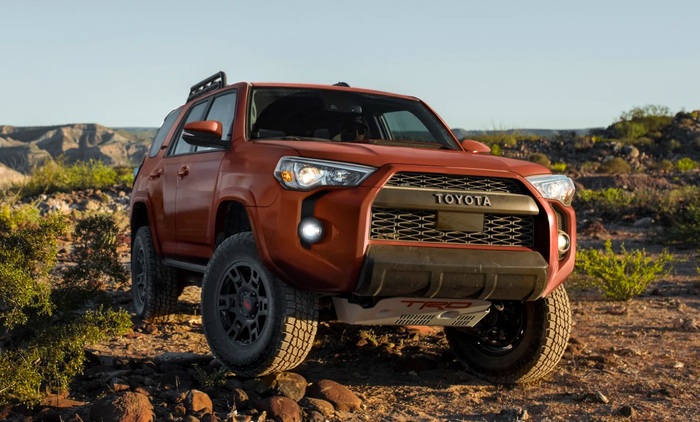 Toyota 4Runner снабжен 4-литровым мотором/ Фото: quickread.info Toyota 4Runner снабжен 4-литровым мотором/ Фото: quickread.info