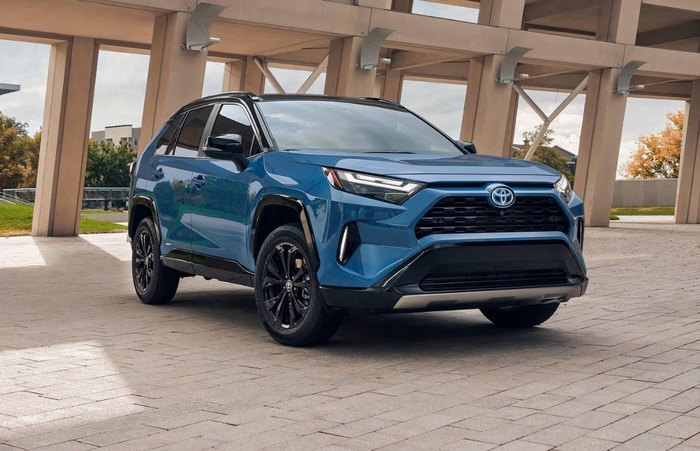 Toyota RAV4 2024 снабжен 8-ступенчатой АКПП/ Фото: edmunds.com Toyota RAV4 2024 снабжен 8-ступенчатой АКПП/ Фото: edmunds.com
