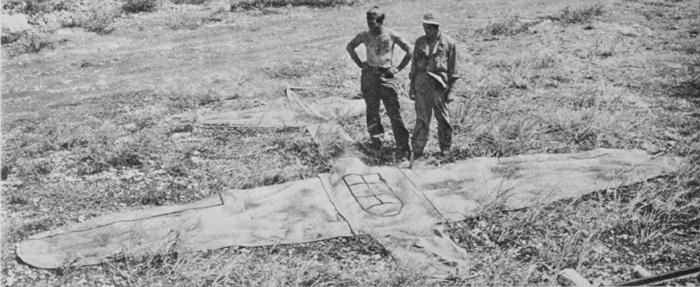 Изображение японского самолёта на земле, найденное американской армией в 1945 г. /Фото: livejournal.com Изображение японского самолёта на земле, найденное американской армией в 1945 г. /Фото: livejournal.com