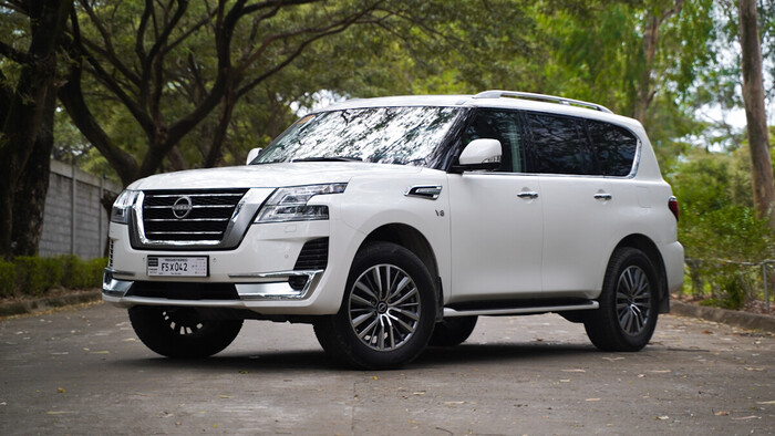 Nissan Patrol выгодно отличается доступностью комплектующих/ Фото: topgear.com.ph Nissan Patrol выгодно отличается доступностью комплектующих/ Фото: topgear.com.ph